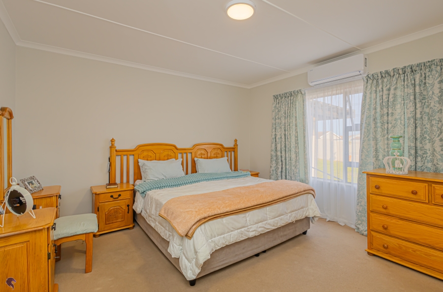 5 Bedroom Property for Sale in Country Club Western Cape